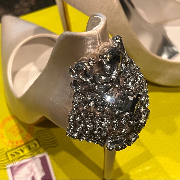 LIKE NEW TED BAKER LONDON MIEON STILETTOS IN LIGHT CREAM - WORN ONCE INDOORS! - Picture 8 of 16